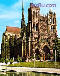 Кафедральный собор Пресвятой Богородицы г. Амьена (Notre Dame d'Amiens). Фотография: S.P.A.D.E.M. – Editions d'art Yvon