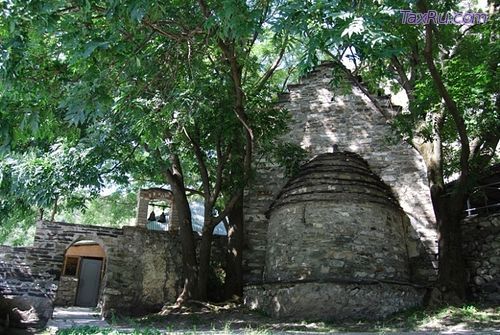 2. Церковь святого Георгия (Дзывгъисы Уастырджи) в с. Дзивгис (Куртатинское ущелье)